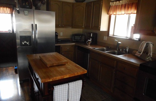 Kingvale Cabina | 3 BR+loft, fam. rm., 2 bth, lg deck, close to major ski areas, trails, history.
