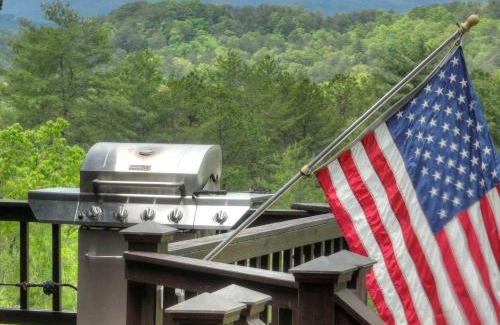 Morganton Casa | 3 BR Mountain Cabin Games Hot Tub Fire Pit