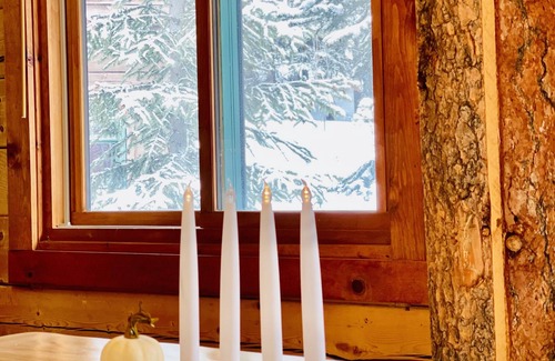 Saint Mary's Casa | 3 BR Mountain Log Cabin at St. Mary's Glacier