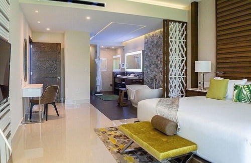 Puerto Juárez Complejo | 3 BR Penthouse at 5 Star Resort In Cancun. Incredible Service and Amenities