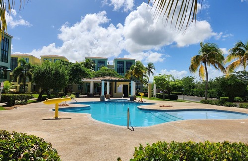 Las Cuevas Apartamento | 3 BR/ WIFI PENTHOUSE/ BEACH AND POOLS IN AQUATIKA