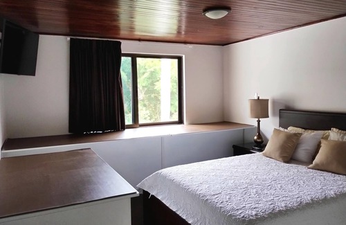 Ciudad Cariari Condominio | 3 condos together, 5-bd, on golf course near S.J. near airport - golf & tennis