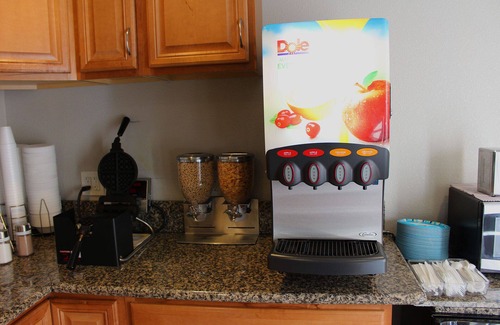 Old Town Hotel | 3 Contemporary Units Near San Diego Zoo! w/ FREE Breakfast!