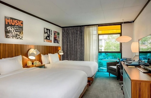 West Fens Hotel | 3 Convenient Units Minutes from Museum of Science! Pets Allowed, Valet Parking!