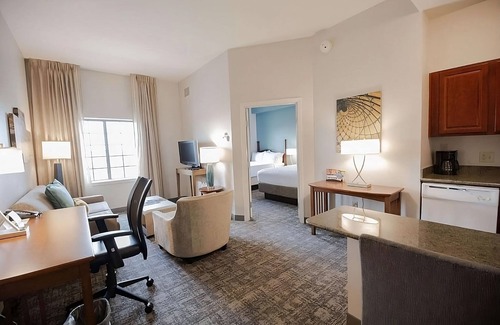 Highlands - Perkins Hotel | 3 Convenient Units w/ Full Kitchen! 14-minute walk to Louisiana State University