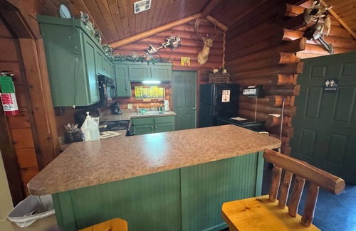 Afton Cabina | 3 Crosslake ROMANTIC Log Cabin in the woods. Hot Tub & Wood Burning Fire Place.