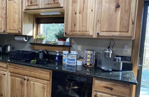 Mill Spring Casa | 3 Dog Night (Vacation Rental) Private. 7 min to T.I.E.C