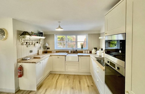 Rolleston on Dove Cabaña | 3 double bed Cottage in beautiful village on the Staffordshire/Derbyshire border