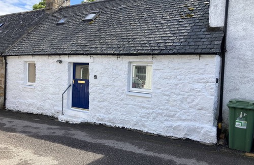 Glenmorangie Cabaña | 3 DUNROBIN STREET, pet friendly, with a garden in Tain