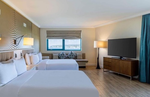 Garrison Historic Area Hotel | 3 Elegant Ocean View Suites Perfect for the Whole Family in Beachfront Resort