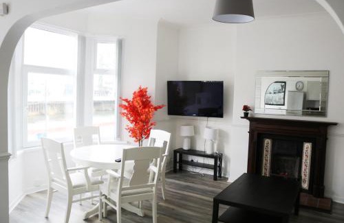 Riverside Apartamento | 3 Fitzhamon Embankment APARTMENTS opposite Principality Stadium - LONG STAY OFFER