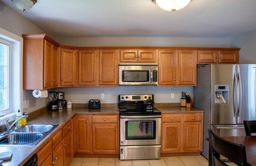 Plainville Apartamento | #3 FRESHLY REDONE & NEWLY FURNISHED! A MUST SEE!