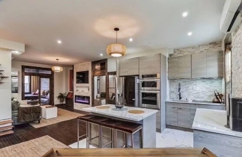 Ocean Hill Apartamento | 3 Freshly Renovated Flats 1 House!