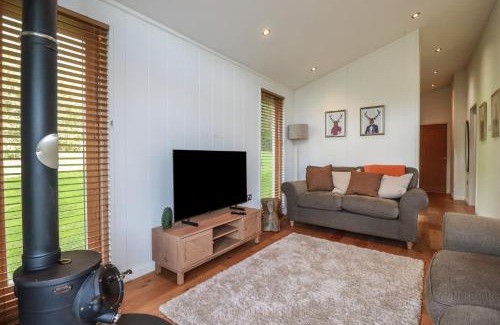 Looe Casa | 3 Hedgerows