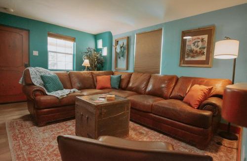 North Valley Casa | 3 King Beds Hot Tub Arcades 5 Baths
