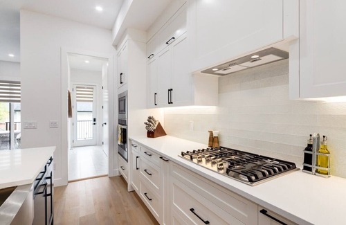 Glenbrook Casa | 3 King Beds, HotTub, Double Car Garage, 2 Full Kitchens