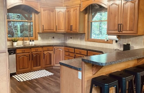 Burnsville Casa | 3 level cabin on Mt Mitchell golf course