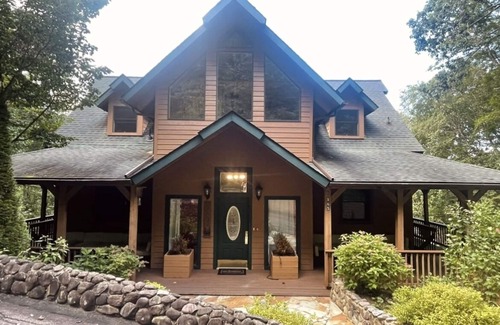 Burnsville Casa | 3 level cabin on Mt Mitchell golf course