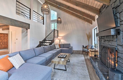 Cedar Glen Cabaña | 3-level Luxe Home w/ Spa, AC, Game Room & Theater!