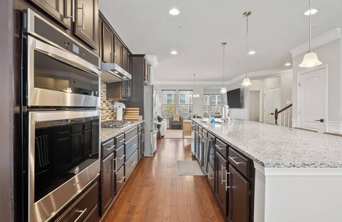 Hanover Casa | 3-Level Luxury Modern Townhome Minutes From BWI + Casino