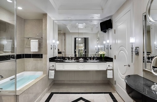 Las Vegas Hotel | 3 Luxury Two Queen Suite at Palazzo