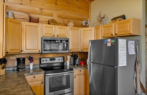 Settlers Ridge Casa | Ridgeview Cabin - Limpio, Acogedor, Wi-Fi, Calefacción / Aire Central, Vistas a la montaña en todas las habitaciones