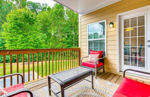 Milton Casa | 3 Mi to Avalon Townhome with Balcony in Alpharetta!