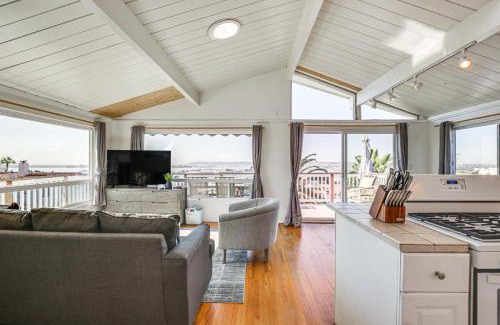 Middletown Apartamento | 3 Mi to Balboa Park Water-View Condo with Balcony