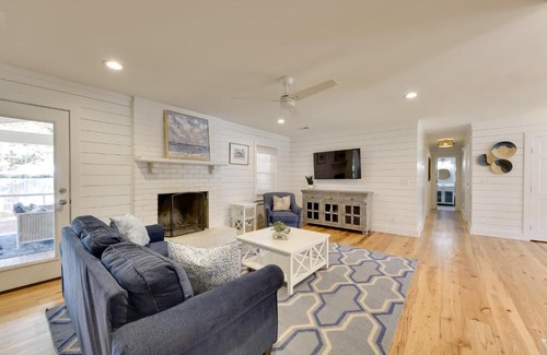 Harborgate Shores Casa | 3 Mi to Beach Coastal Escape in Mount Pleasant