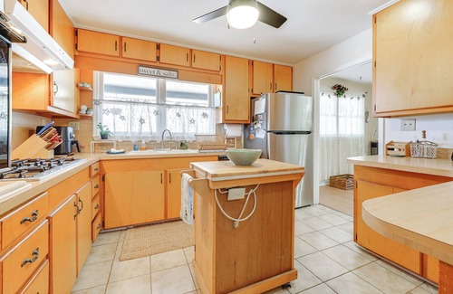 Hampstead Casa | 3 Mi to Beach: Home w/ Fire Pit in Hampstead!