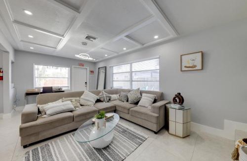 Little Ranches Casa | 3 Mi to Beach Home with Outdoor Space in Hollywood