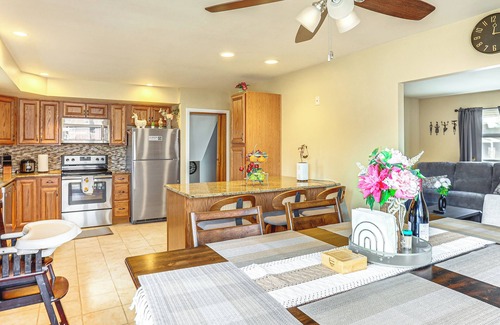Sinking Spring Casa | 3 Mi to Berkshire Mall: Suburban Stay w/ Yard!