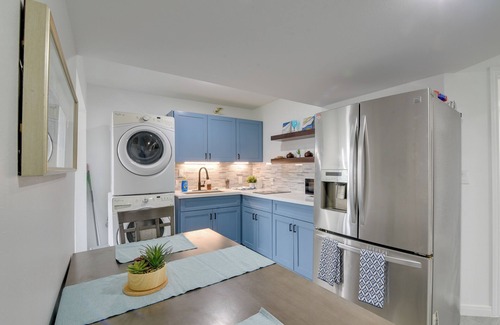 Galveston Condominio | 3 Mi to Bolivar Beach: Quiet Condo w/ Balcony
