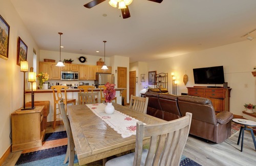 Willow Grove Condominio | 3 Mi to Dillon Reservoir: Condo w/ Hot Tub Access!