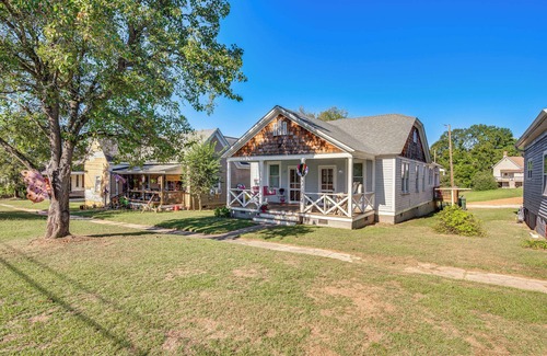 Porterdale Casa | 3 Mi to Downtown Covington: Cozy Getaway w/ Porch!