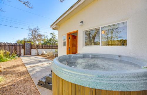 Southside Apartamento | 3 Mi to Downtown - Condo with Hot Tub in Santa Fe!
