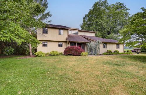 Eden Casa | 3 Mi to Downtown Inviting Lancaster Home!