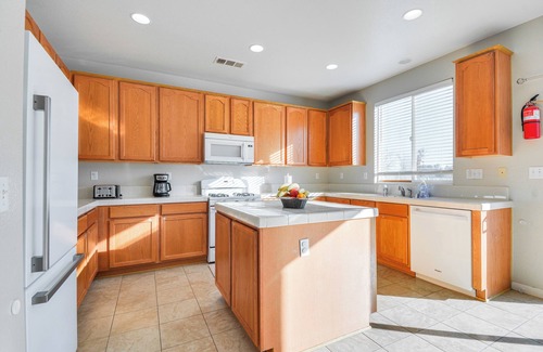 Merced Casa | 3 Mi to Downtown Merced: Family-Friendly Home