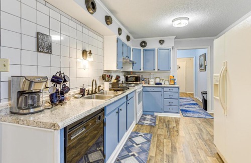 Beaufort Casa | 3 Mi to Dtwn Beaufort Quiet Family Home with Yard