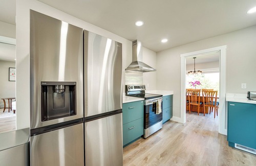 Terrace Heights Casa | 3 Mi to Dtwn: Family Home w/ Garden & EV Charger