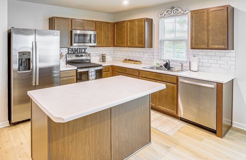 Franklin Casa | 3 Mi to Dtwn Franklin: Family-Friendly Townhouse