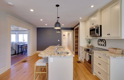 Greer Casa | 3 Mi to Dtwn Greer: Mountain-View Home!