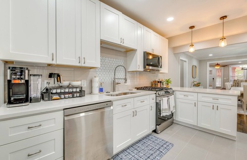 West End Casa | 3 Mi to Dtwn: Home w/ Fenced Yard in Atlanta!