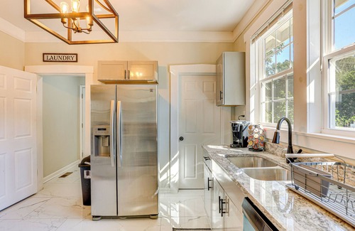Crosstown Casa | 3 Mi to Dtwn: Memphis Family Home