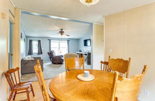 Paris Casa | 3 Mi to Dtwn Pet-Friendly Farm Retreat in Paris!