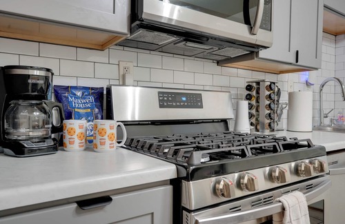 Downtown Phoenix Apartamento | 3 Mi to Dtwn Phoenix: Apt w/ Shared Patio