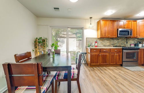 Herndon Casa | 3 Mi to Dulles Airport: D.C. Area Townhome