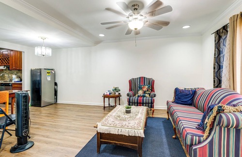 Herndon Casa | 3 Mi to Dulles Airport: D.C. Area Townhome