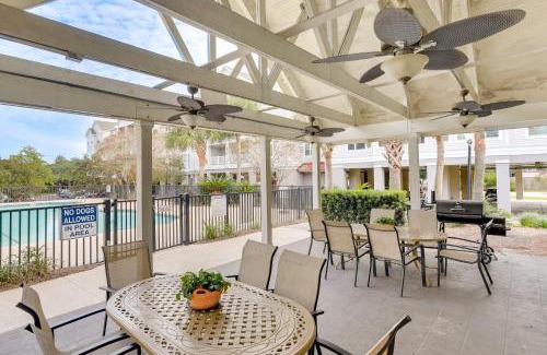Charleston Apartamento | 3 Mi to Folly Beach Condo with Pool Access!