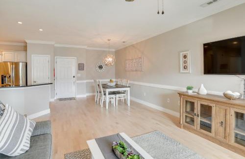 Charleston Apartamento | 3 Mi to Folly Beach Condo with Pool Access!
